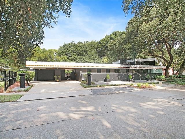 1st image of 28 Park Island Dr