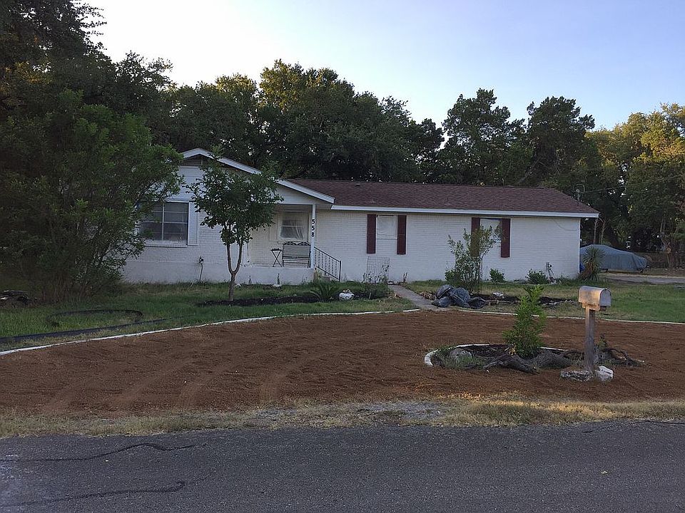 1st image of 558 Lakeview Cir