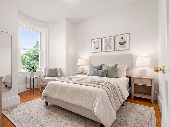 5th image of 124 Day St APT 2