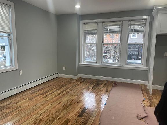 2nd image of 558 Underhill Ave #1