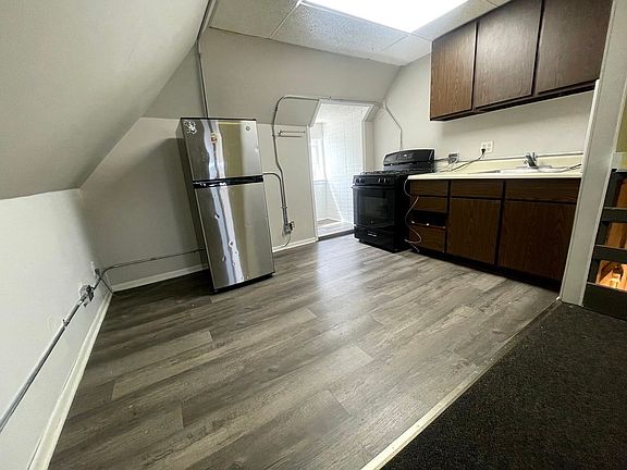 3rd image of 216 E South St #4