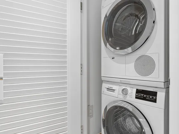 138 East 50th Street image 11 of 19