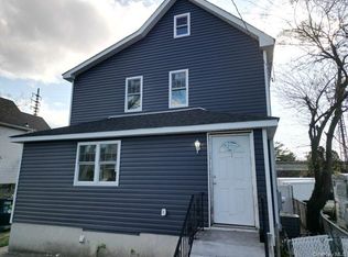 21 Randall Ave, Lynbrook, NY 11563