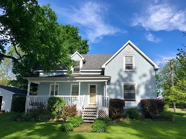 208 N Elm St photo 1