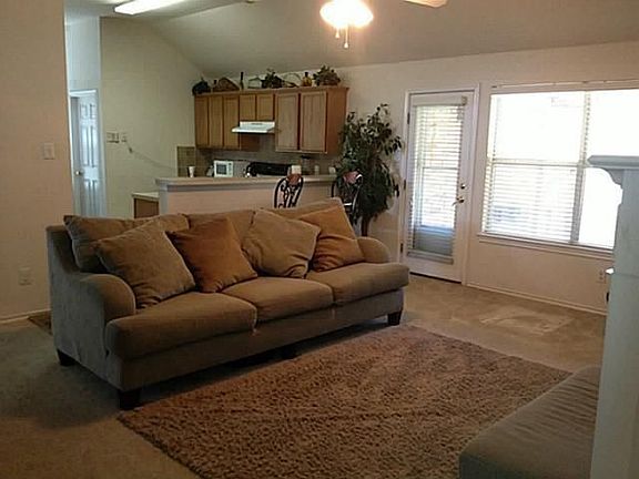 2nd image of 1141 Essex Dr