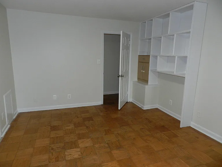 5956 Westchester Park Dr — Photo 11