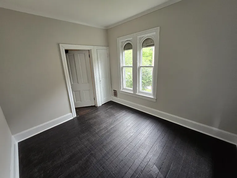 129 N State St — Photo 14