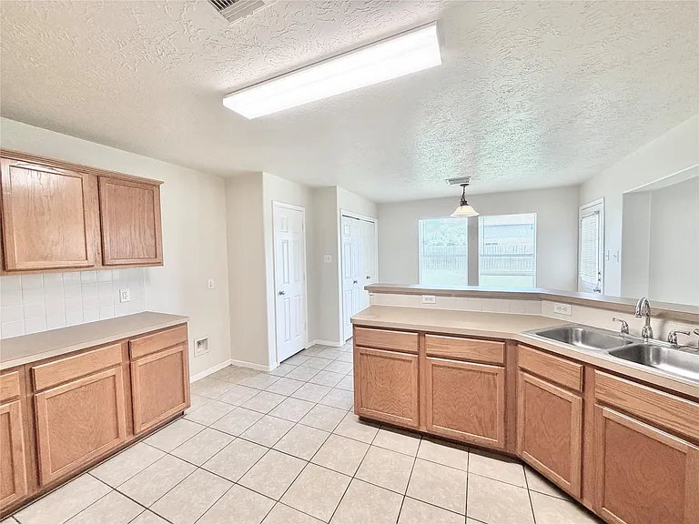 21734 Texian Ct — Photo 6