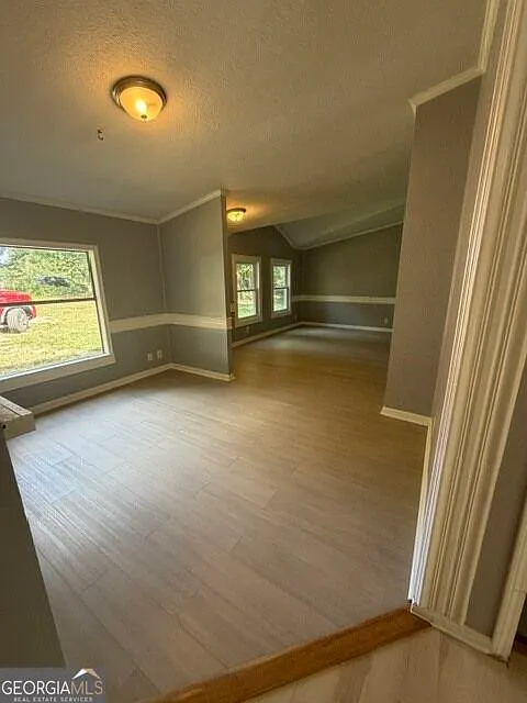 4 bed, 2.5 bath, 2072 sqft, $1,500 — Photo 2