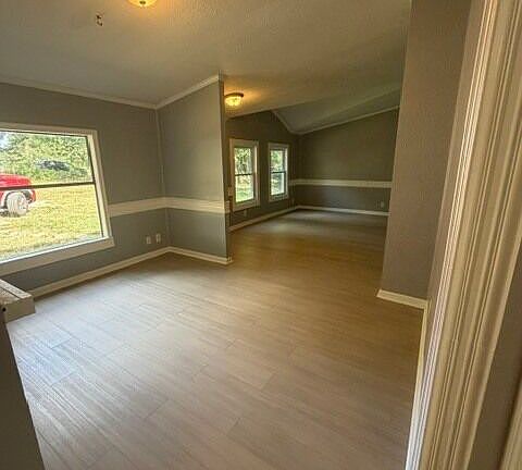 2nd image of 1094 Harrison Rd