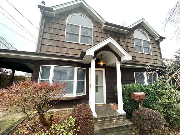 2nd image of 889 Bowling Green Dr