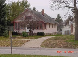 427 S 9th St, Estherville, IA 51334