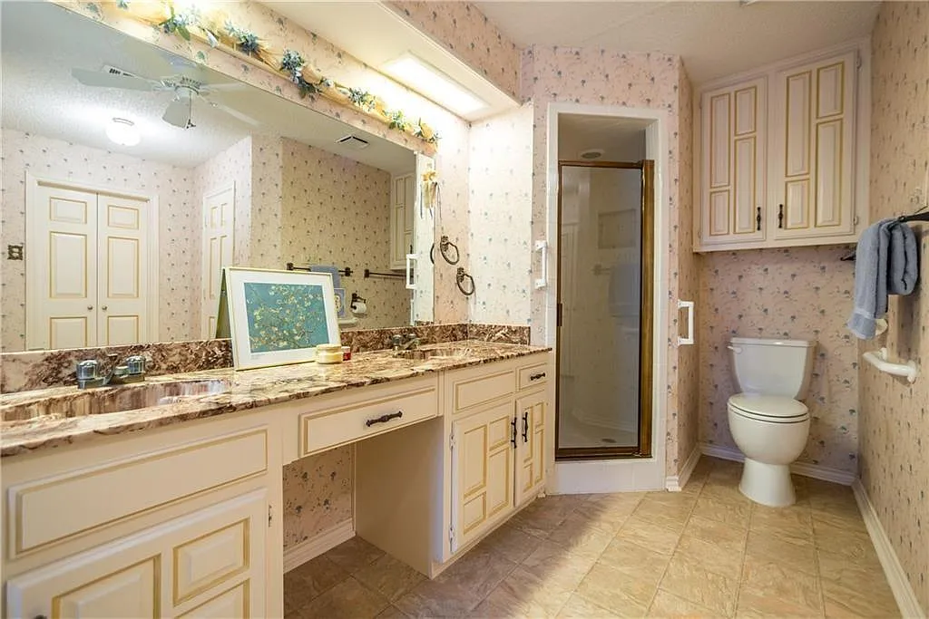4 bed, 2.5 bath, 2558 sqft, $2,650 — Photo 4
