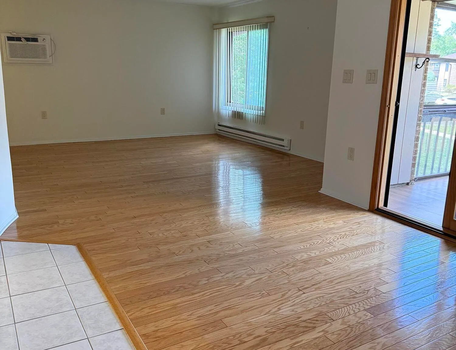 2 bed, 1130 sqft, $2,200 — Photo 4