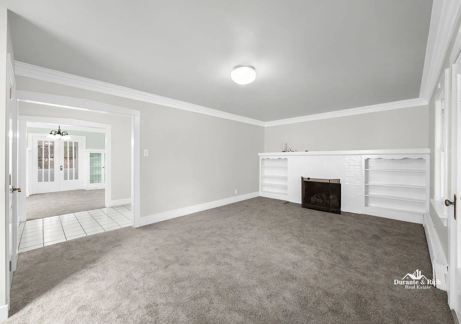 Single Family Home in Historic Oak Park Neighborhood — Photo 3