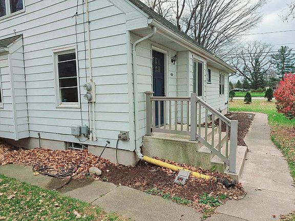 2nd image of 410 Fairfield Ave NW