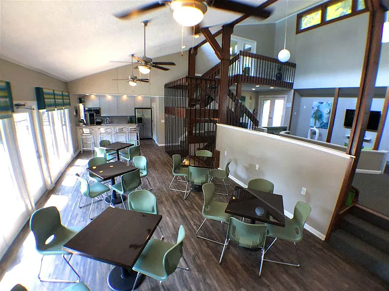 Village of Pickwick — Photo 19