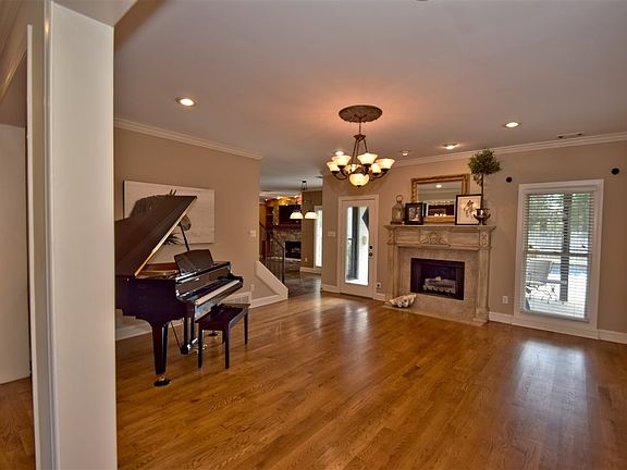 5th image of 9825 N Houston Oak Dr