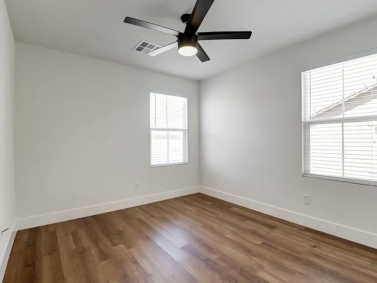 2875 Starling Summit St — Photo 16