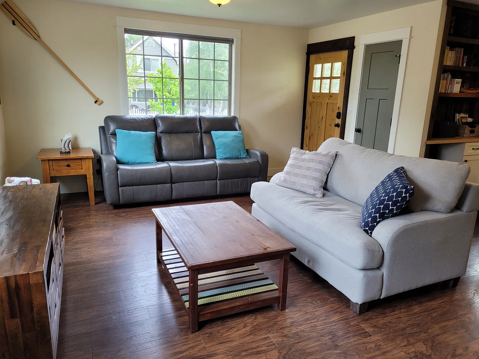 2 bed, 950 sqft, $2,700 — Photo 2
