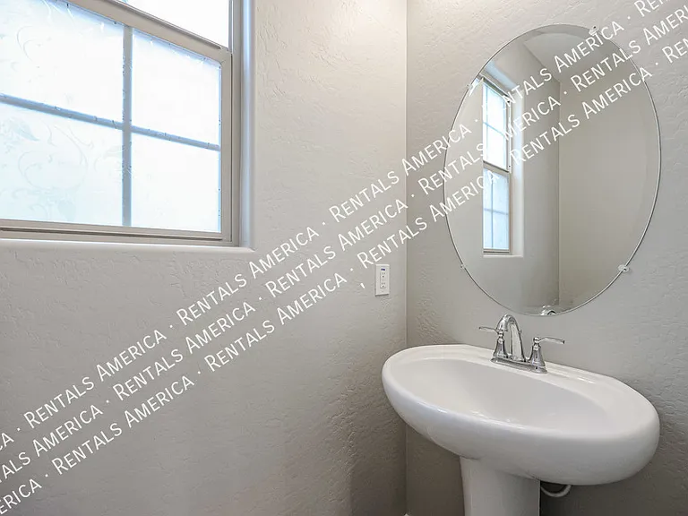 1701 E Dogwood Ln — Photo 15