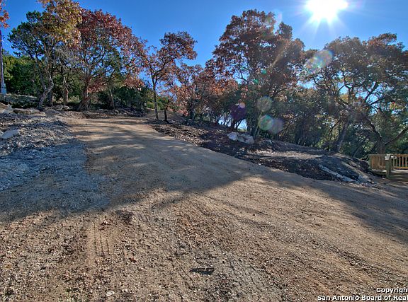 3rd image of 6833 Chimney Rock