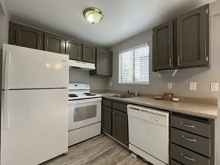 4911 SW Beaverton Hillsdale Hwy #B — Photo 8
