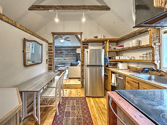 3rd image of 308 1/2 1st St