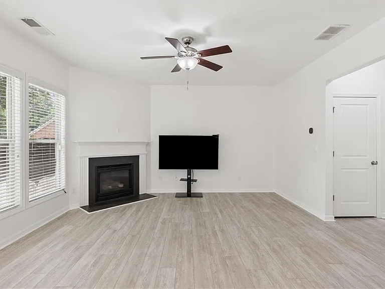 3377 Vintage Cir SE — Photo 16