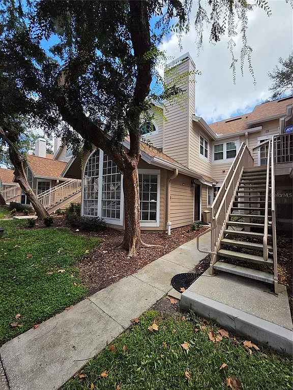 2 bed, 2.0 bath, 992 sqft, $1,600 — Photo 2
