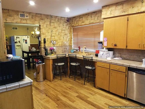 5th image of 712 McKay Ct