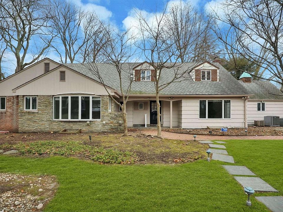 1st image of 17 Hilltop Dr W