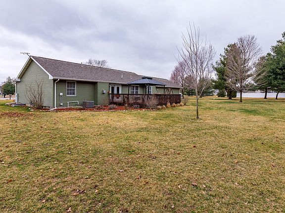 2nd image of 310 Summerset Ln