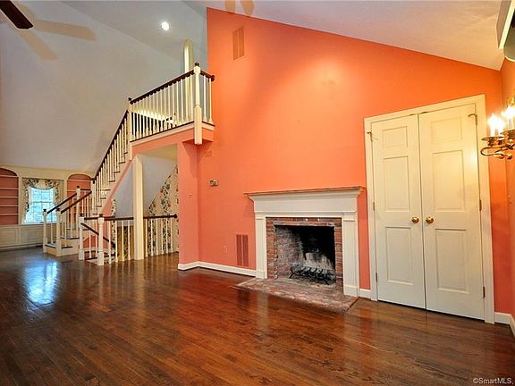 5th image of 18 South Mill Dr #18