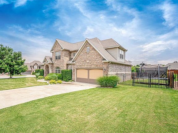 3rd image of 5401 Shearwood Dr