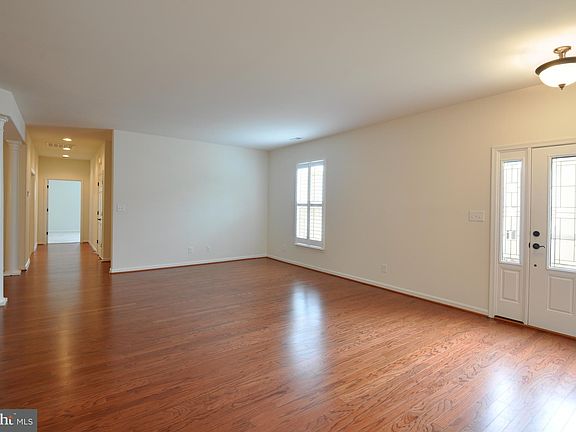 4th image of 9408 Fyvie Ln