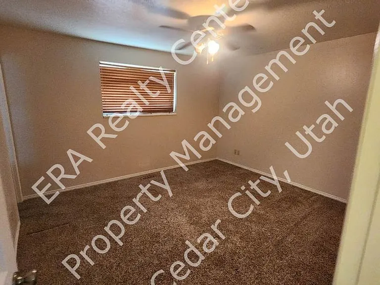 921 N 400 W — Photo 21