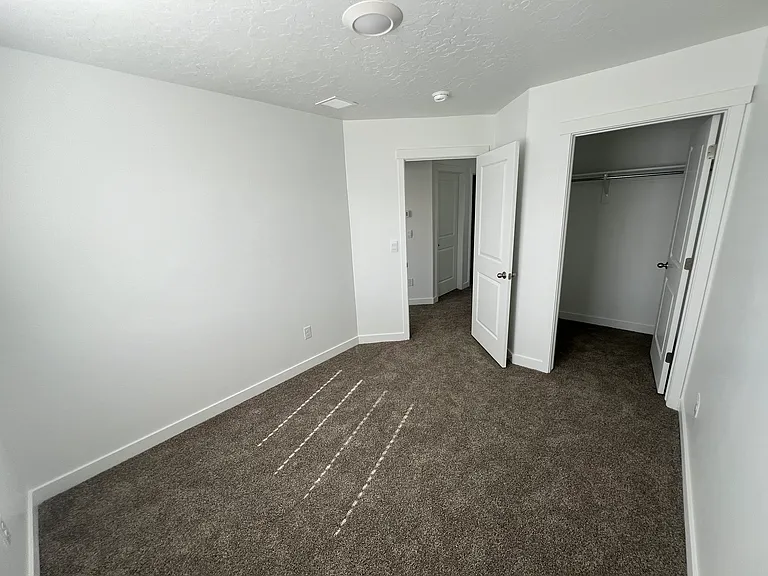1868 N Blue Iris Ave — Photo 23