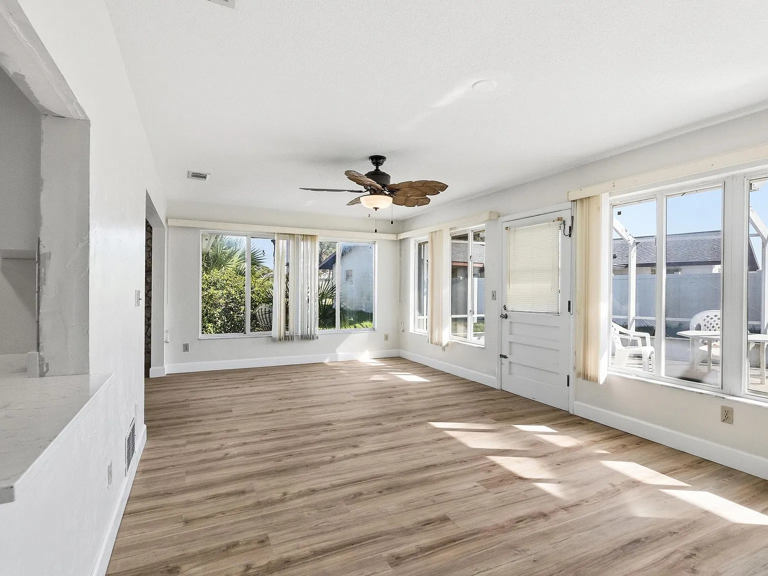 3 bed, 1974 sqft, $2,500 — Photo 3