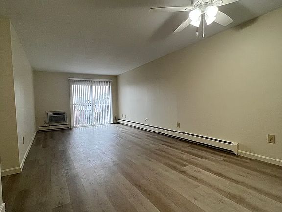 2 bed living room