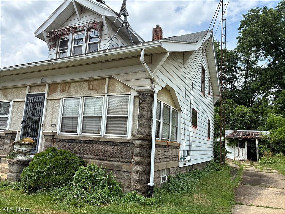 1st image of 106 Shriver Ave SE