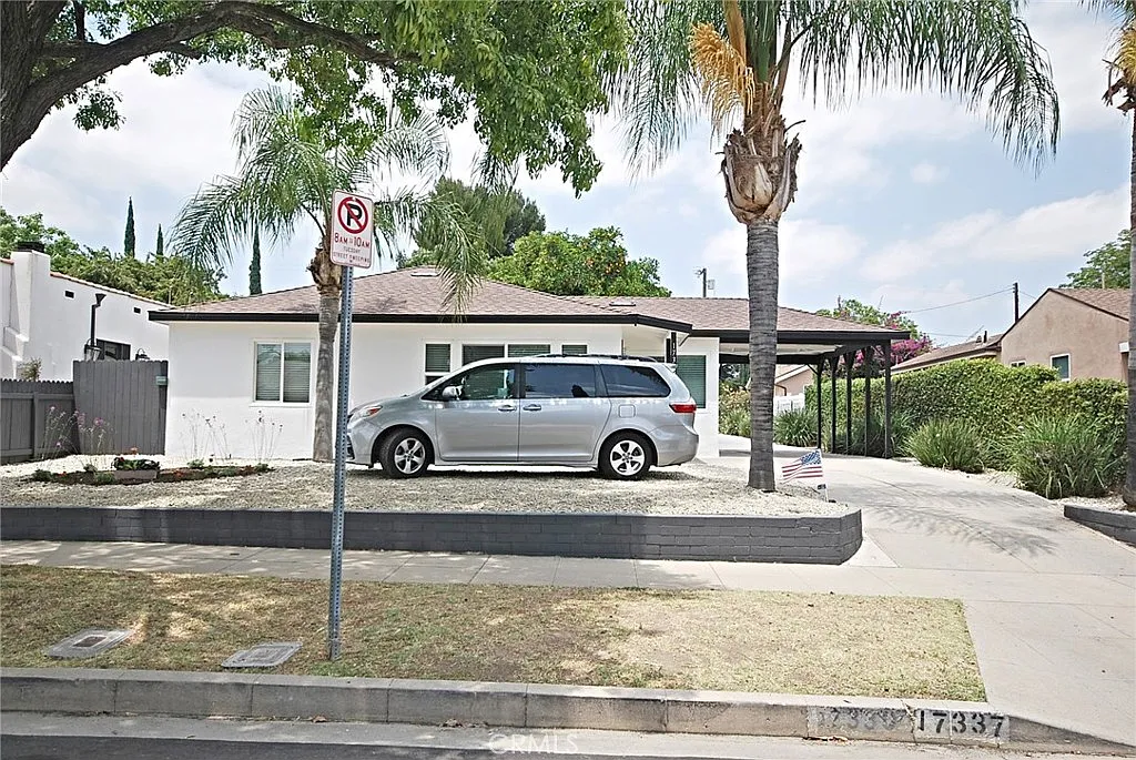 3 bed, 1.5 bath, 1190 sqft, $3,700 — Photo 2