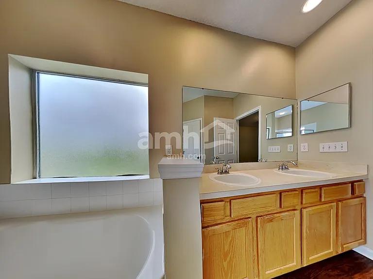 9146 Prosperity Lake Dr — Photo 14