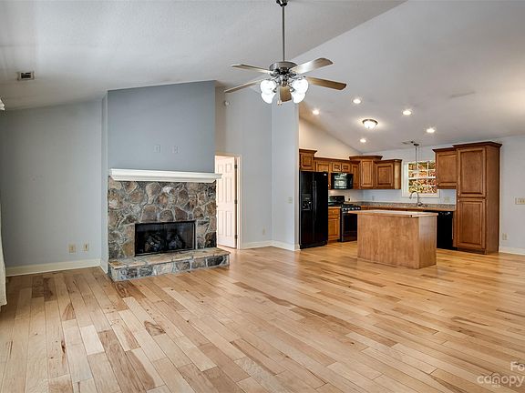 2nd image of 599 Timber Leaf Dr