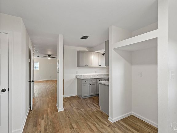 3rd image of 6905 Weatherwood Dr