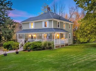 79 Harkness Rd, North Smithfield, RI 02896