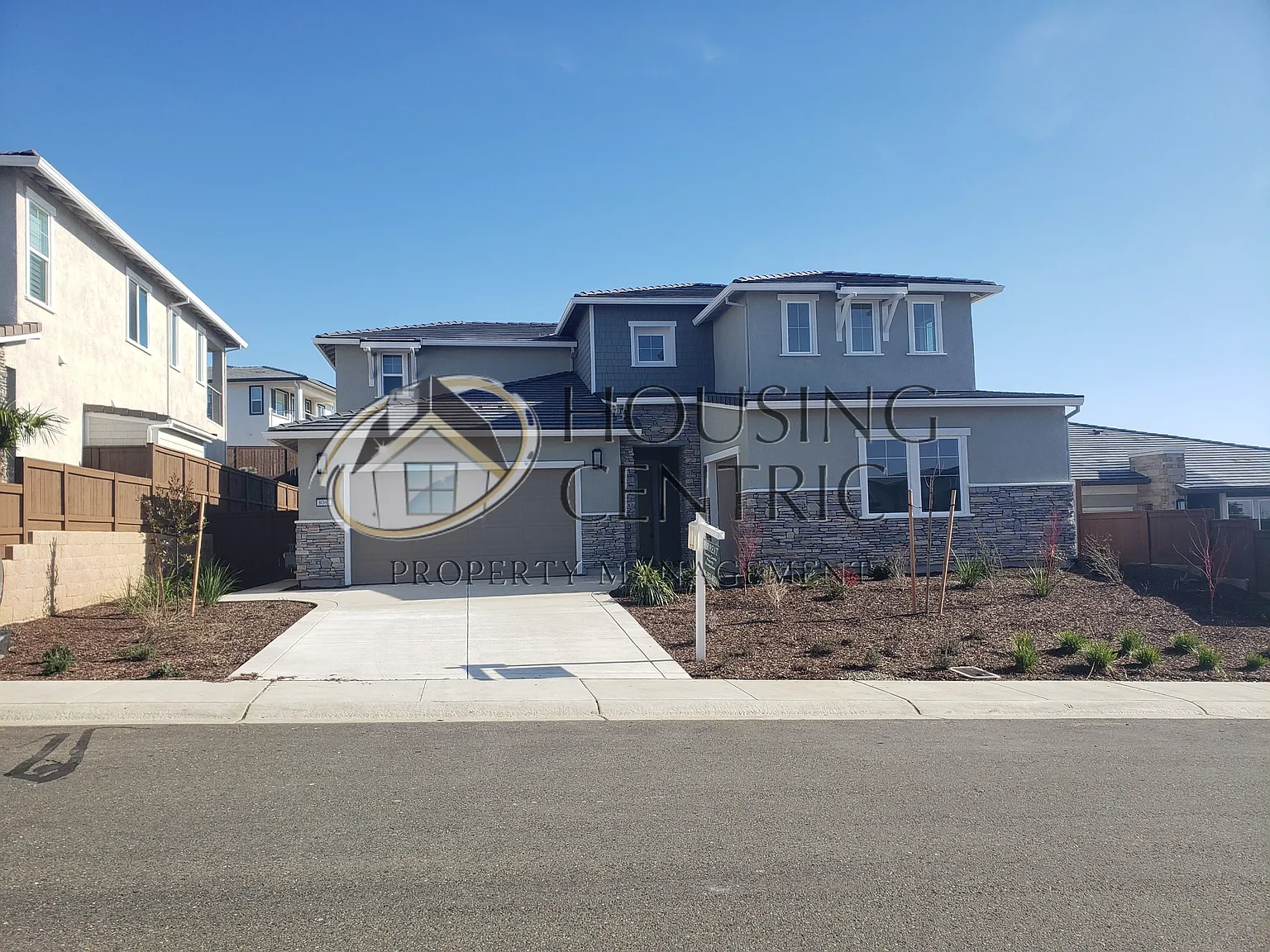4 bed, 3.5 bath, 2826 sqft, $4,600 — Photo 1