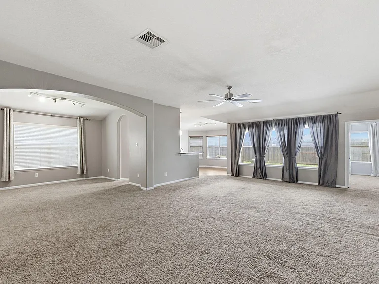 21011 Narrow Gate Dr — Photo 8
