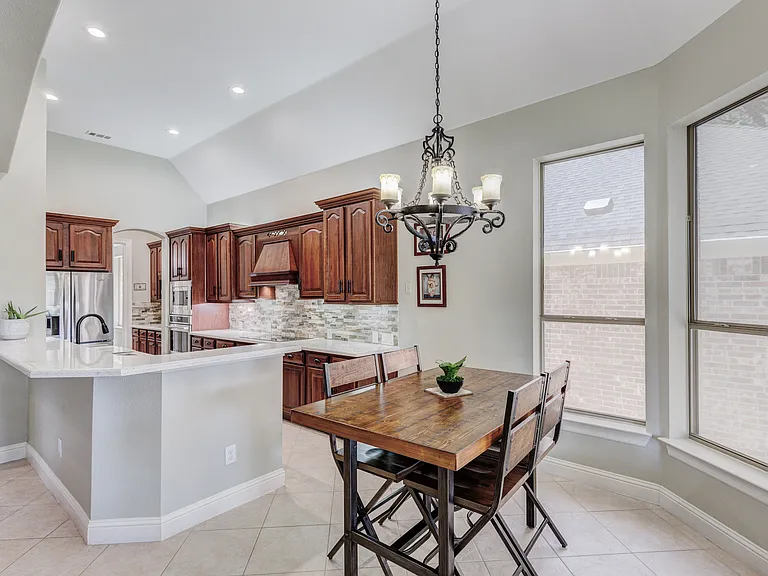 2045 Mason Dr — Photo 6
