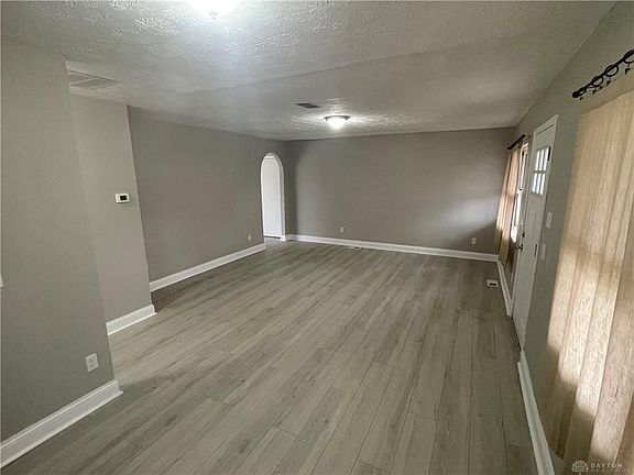 2nd image of 471 Park Ave